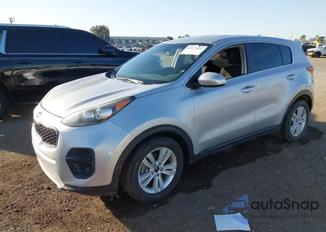 2018 Kia Sportage Lx z USA, uszkodzony, nr VIN KNDPM3AC8J7445138